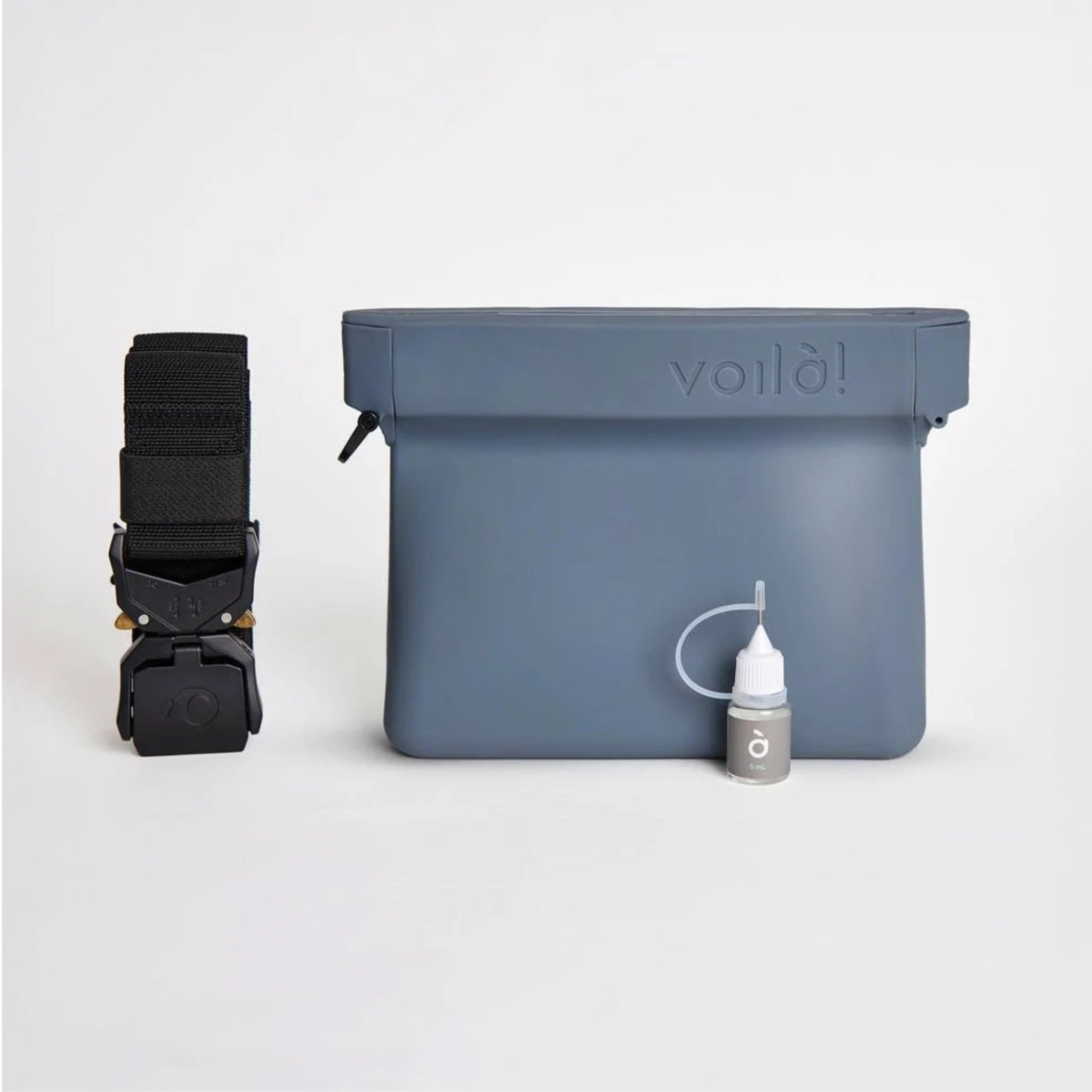 Storm Ultimate Treat Pouch The Large by Voilà Pets with adjustable belt and silicone lubricant