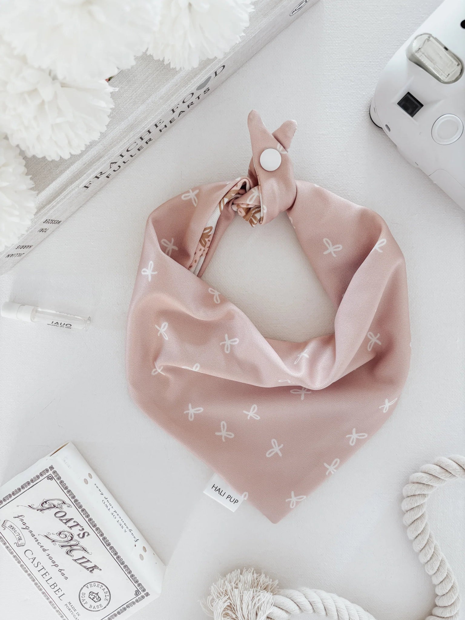 Dog Bandana - Ditzy Strawberries With Reversible Bows - Halipup - La Maison Mou